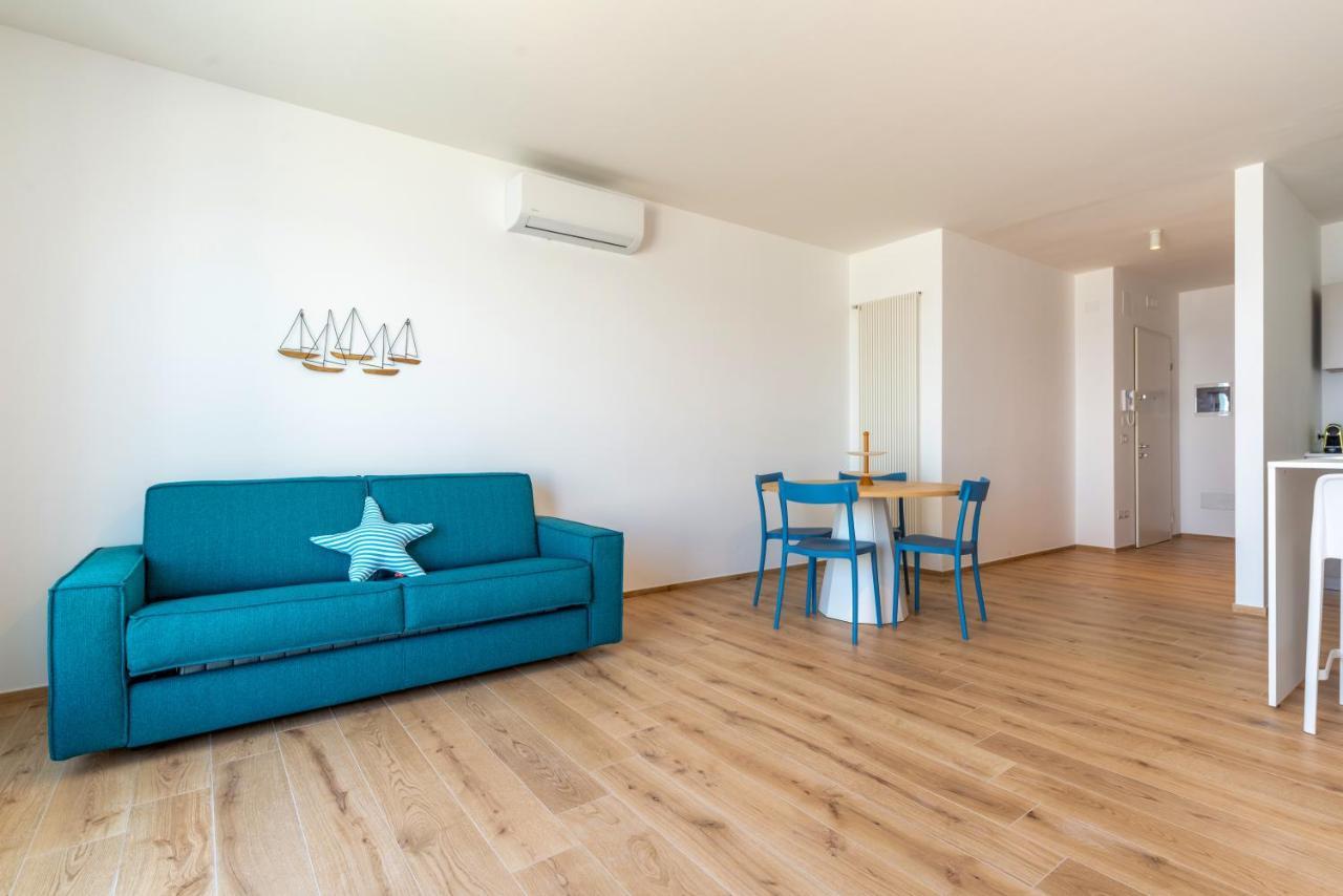 Waterfront Apartment With Seaview Balcony Bari Buitenkant foto