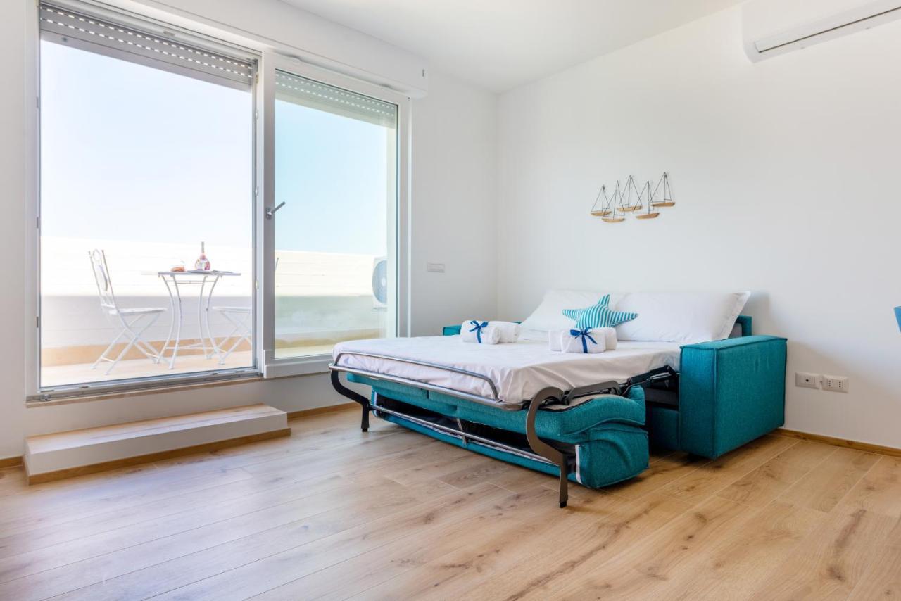 Waterfront Apartment With Seaview Balcony Bari Buitenkant foto
