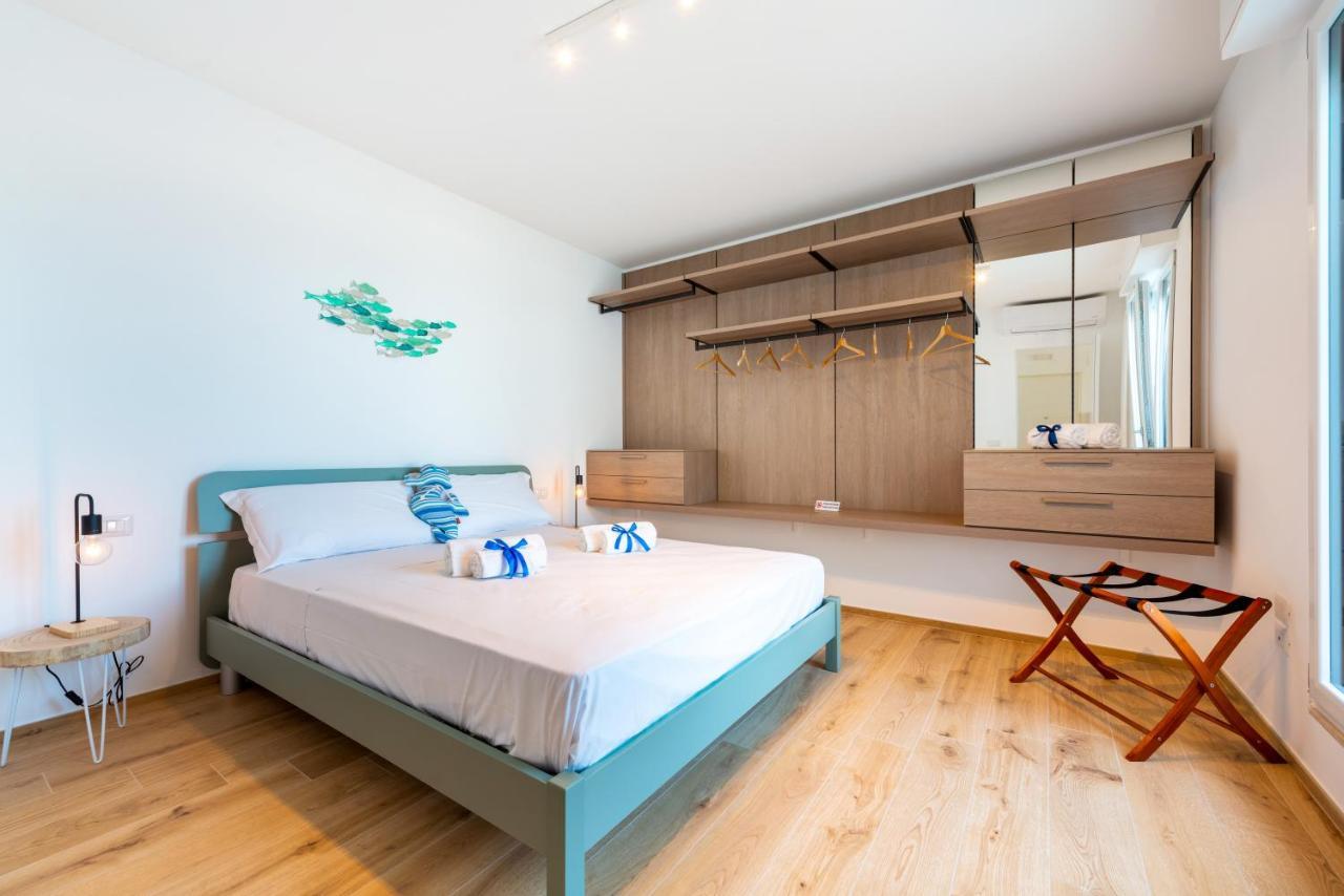 Waterfront Apartment With Seaview Balcony Bari Buitenkant foto