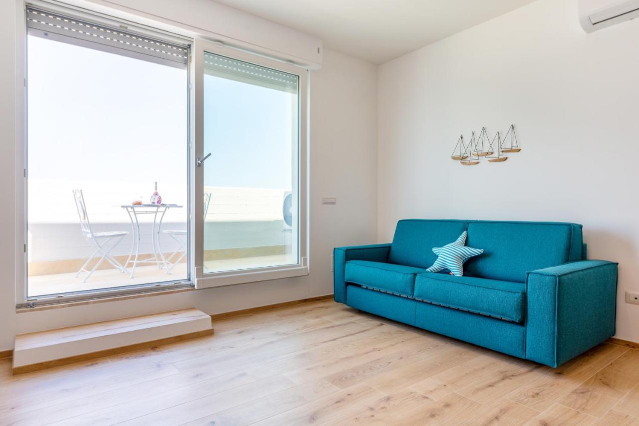 Waterfront Apartment With Seaview Balcony Bari Buitenkant foto